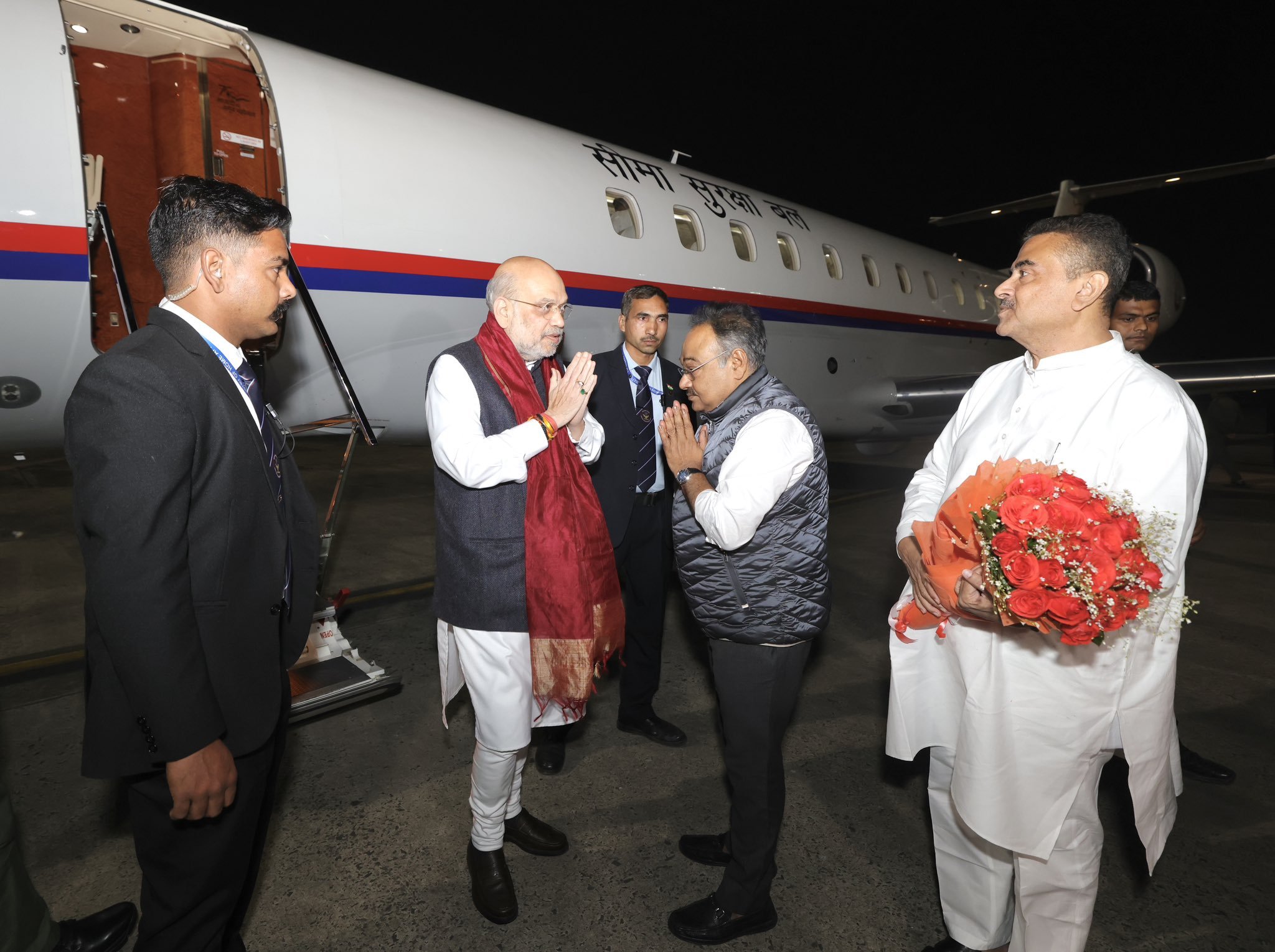 भाजपा के वरिष्ठ नेता और गृह मंत्री अमित शाह कोलकाता पहुंचे