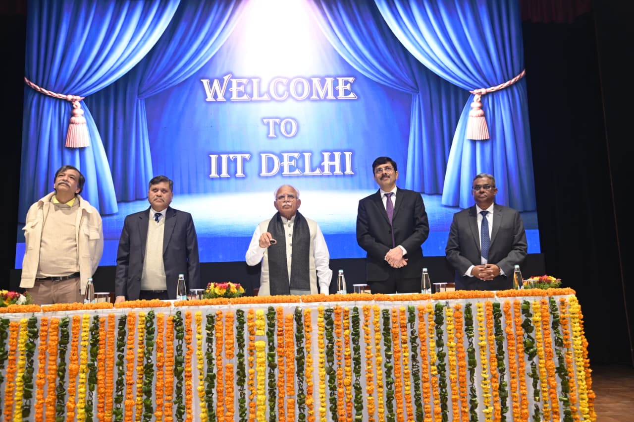 केंद्रीय विद्युत मंत्री मनोहर लाल ने आईआईटी दिल्ली परिसर में विद्युत और विनियमन उत्कृष्टता केंद्र का उद्घाटन किया