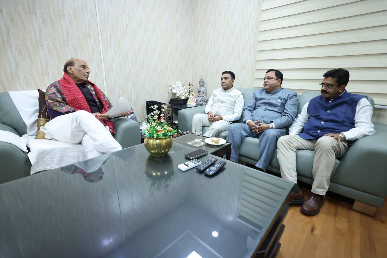 डाबोलिम अंतर्राष्ट्रीय हवाई अड्डा नागरिक उड़ानों के लिए पूरी तरह चालू रहेगा: रक्षा मंत्री राजनाथ सिंह