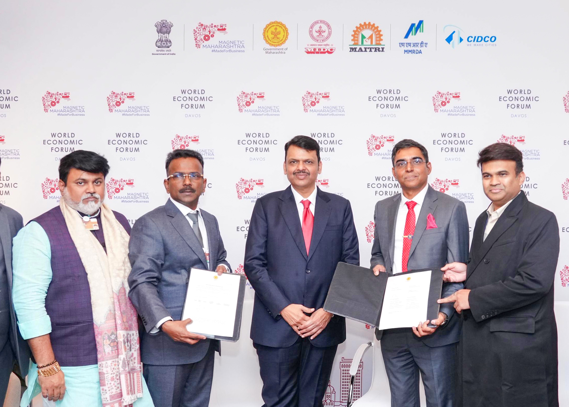 महाराष्‍ट्र ने विश्‍व आर्थिक मंच के पहले दिन 14 लाख 50 हजार करोड रूपये के 19 समझौता ज्ञापनों पर हस्‍ताक्षर किये
