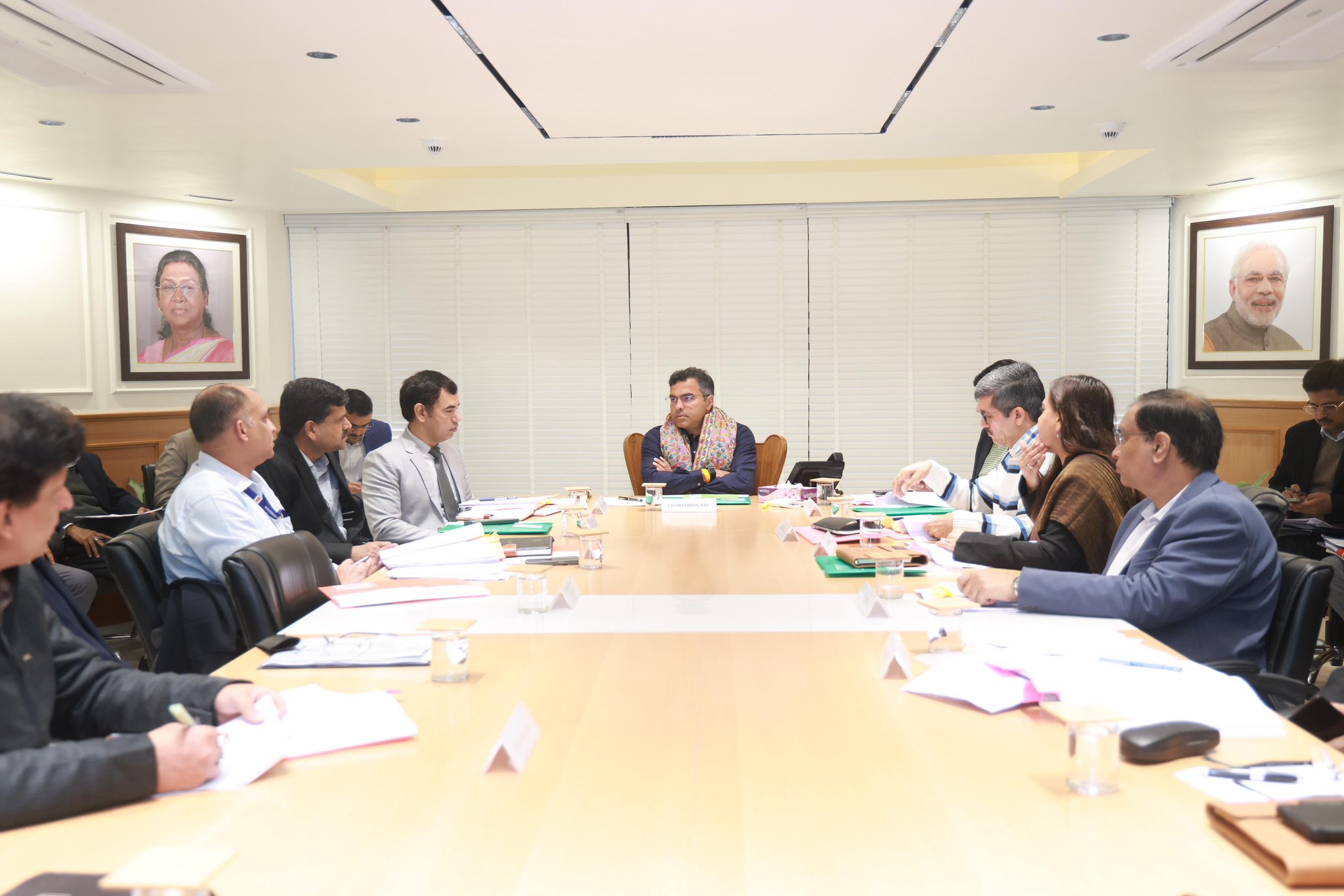 दिल्ली सरकार के मंत्री परवेश साहिब सिंह ने जल बोर्ड की 176वीं बैठक की अध्यक्षता की