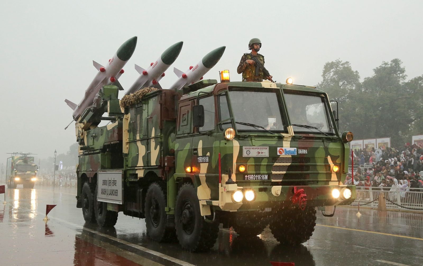 ৭৭ তম সাধারণতন্ত্র দিবসে আগামী সোমবার জাতীয় রাজধানী অঞ্চলের কর্তব্যপথে কুচকাওয়াজের প্রস্তুতি এখন তুঙ্গে