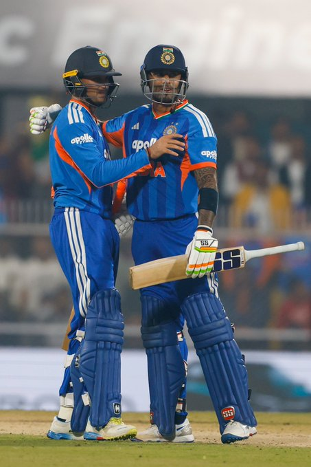 गुवाहाटी में भारत ने न्यूजीलैंड को 8 विकेट से हराकर 3-0 से श्रृंखला जीती