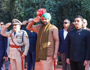 हरियाणा के मुख्यमंत्री नायब सिंह सैनी ने गणतंत्र दिवस पर गुरुग्राम में फहराया राष्ट्रीय ध्‍वज