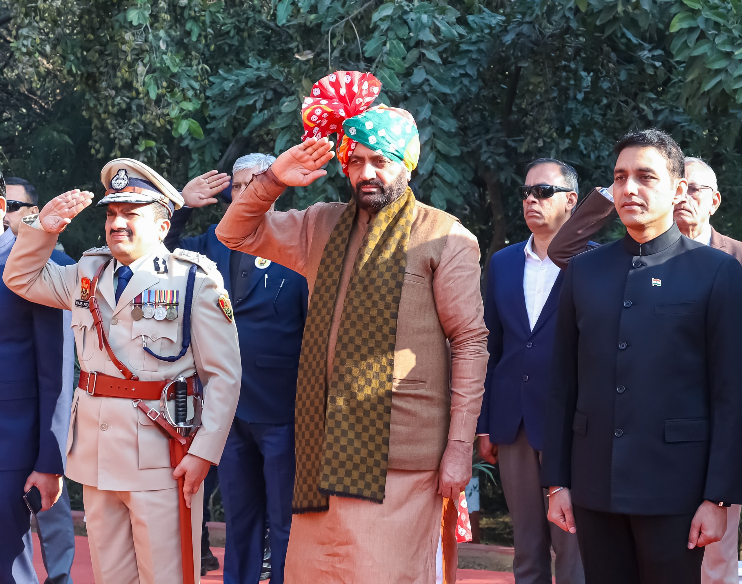 हरियाणा के मुख्यमंत्री नायब सिंह सैनी ने गणतंत्र दिवस पर गुरुग्राम में फहराया राष्ट्रीय ध्‍वज