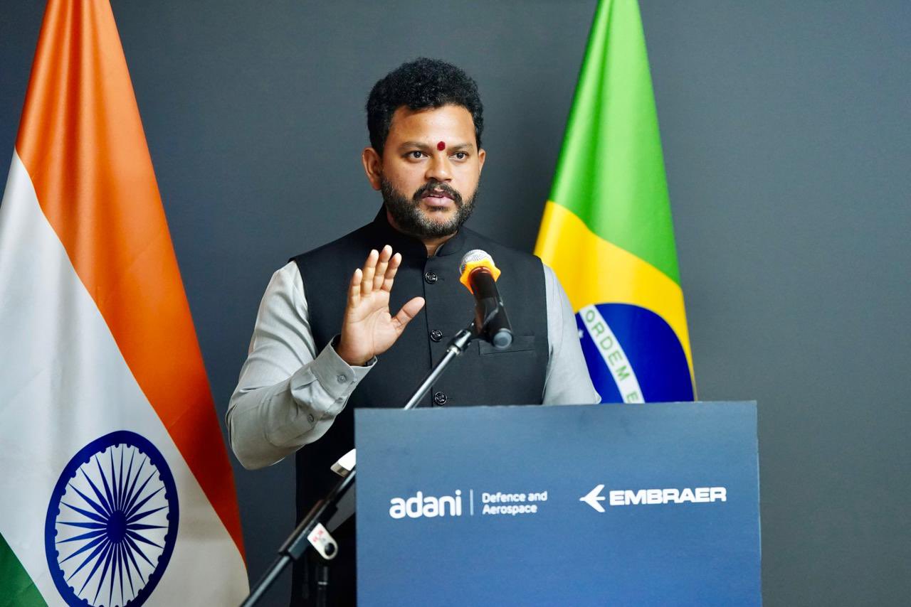 नागर विमानन मंत्री ने एम्ब्रेयर और अदाणी समूह के बीच इकोसिस्टम समझौते की सराहना की