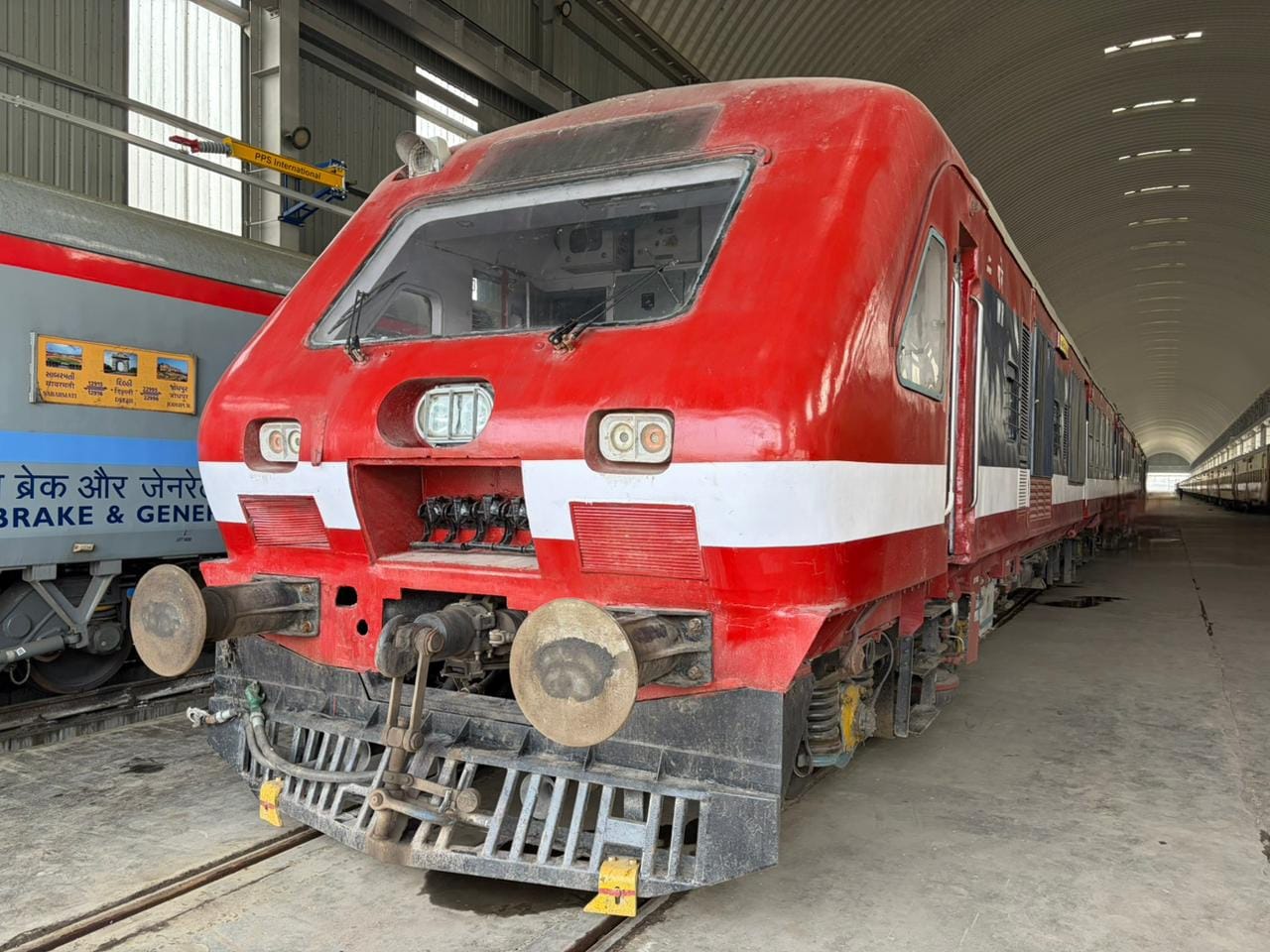 Indian Railways launches first-ever LNG-diesel dual-fuel DEMU train in Ahmedabad