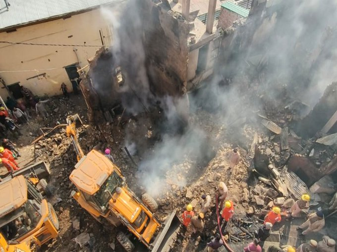 हिमाचल प्रदेश के सोलन में एक भीषण आग दुर्घटना में चार प्रवासी मज़दूरों की मौत