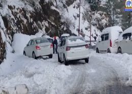 Heavy Snowfall Closes 1,291 Roads Across Himachal Pradesh