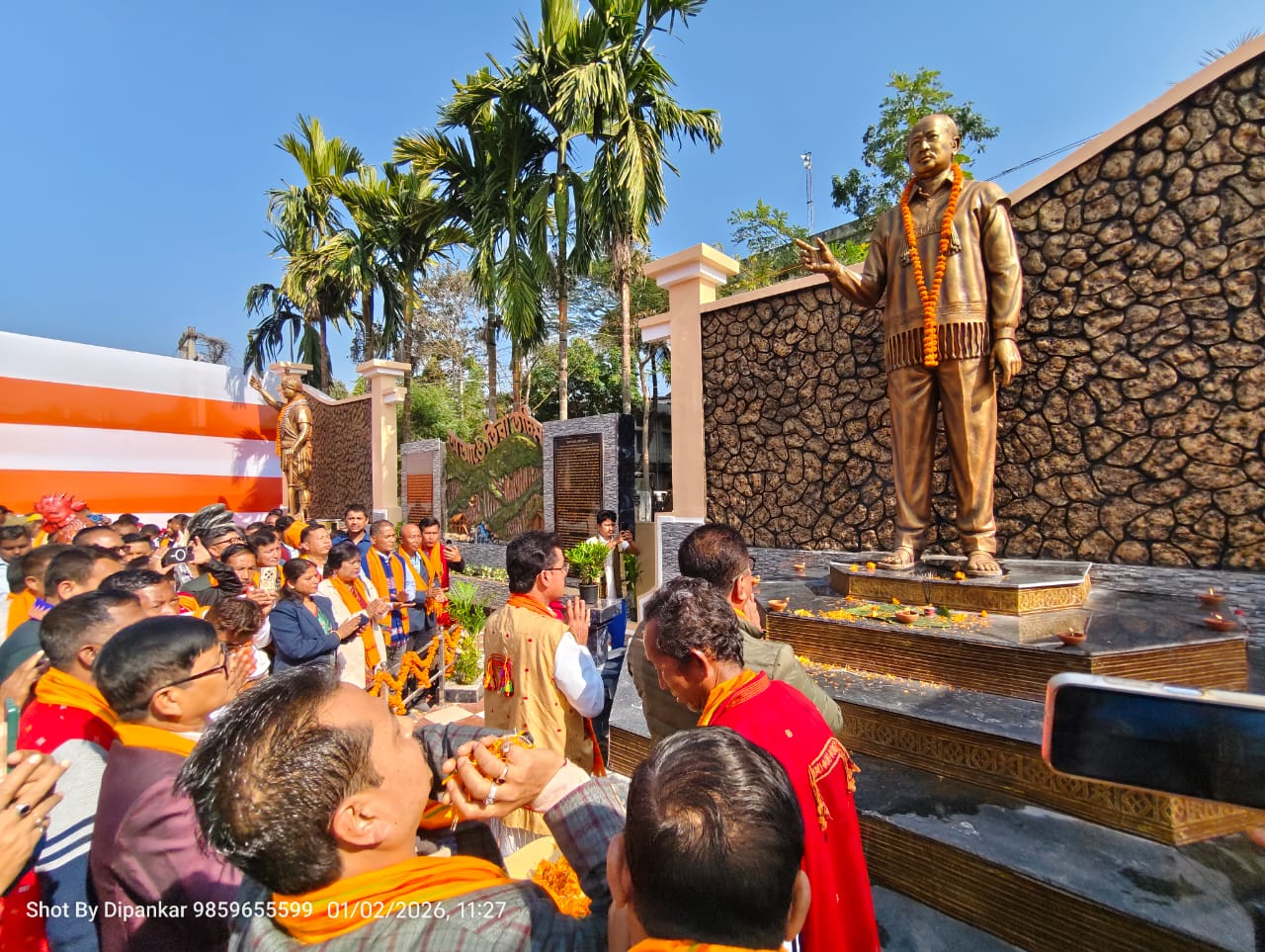 মৰিগাঁৱত তিৱা জনগোষ্ঠীৰ নায়ক বীৰ জোঙালবলহু আৰু মহান তিৱা নেতা ইন্দ্ৰ সিং দেউৰীৰ প্ৰতিমূৰ্তি উন্মোচন