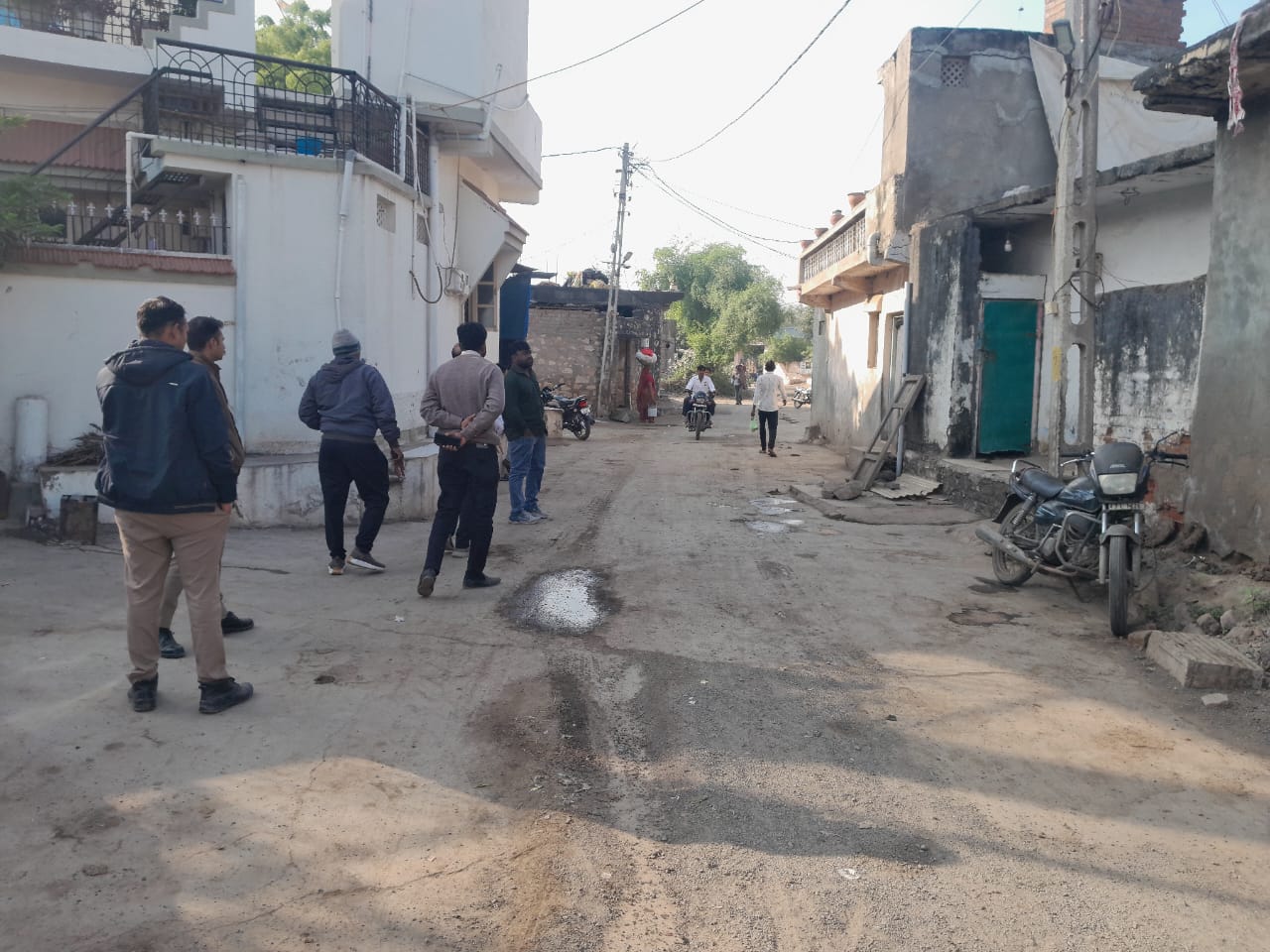 PGVCL દ્વારા વીજચોરી અટકાવવા સુરેન્દ્રનગર જિલ્લાના સુરેન્દ્રનગર શહેર, લીંબડી અને ધ્રાંગધ્રાના ગામોમાં તપાસ હાથ ધરી.