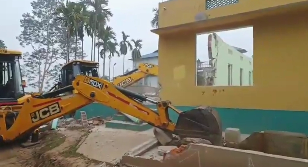 হোজাই জিলাৰ ডবকাৰ যমুনা-মৌদংগা সংৰক্ষিত বনাঞ্চলৰ প্ৰায় ছহেজাৰ বিঘা ভূমিত প্ৰশাসনৰ উচ্ছেদ অভিযান