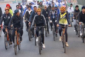 કેન્દ્રીય રમતગમત મંત્રી ડૉ. મનસુખ માંડવિયાએ આજે નવી દિલ્હીમાં ફિટ ઇન્ડિયા સન્ડે ઓન સાયકલના 56મા સંસ્કરણમાં ભાગ લીધો