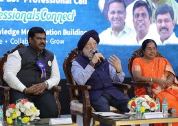 Union Minister Hardeep Puri interacts with Punjab Contingent participating in Viksit Bharat Young Leaders Dialogue 2026