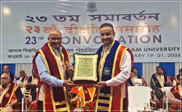 গুৱাহাটী মহানগৰ আৰক্ষী আয়ুক্ত পাৰ্থ সাৰথি মহন্তক অসম বিশ্ববিদ্যালয়ৰ ২৩ সংখ্যক সমাৱৰ্তনত ডি-লিট সন্মান প্ৰদান