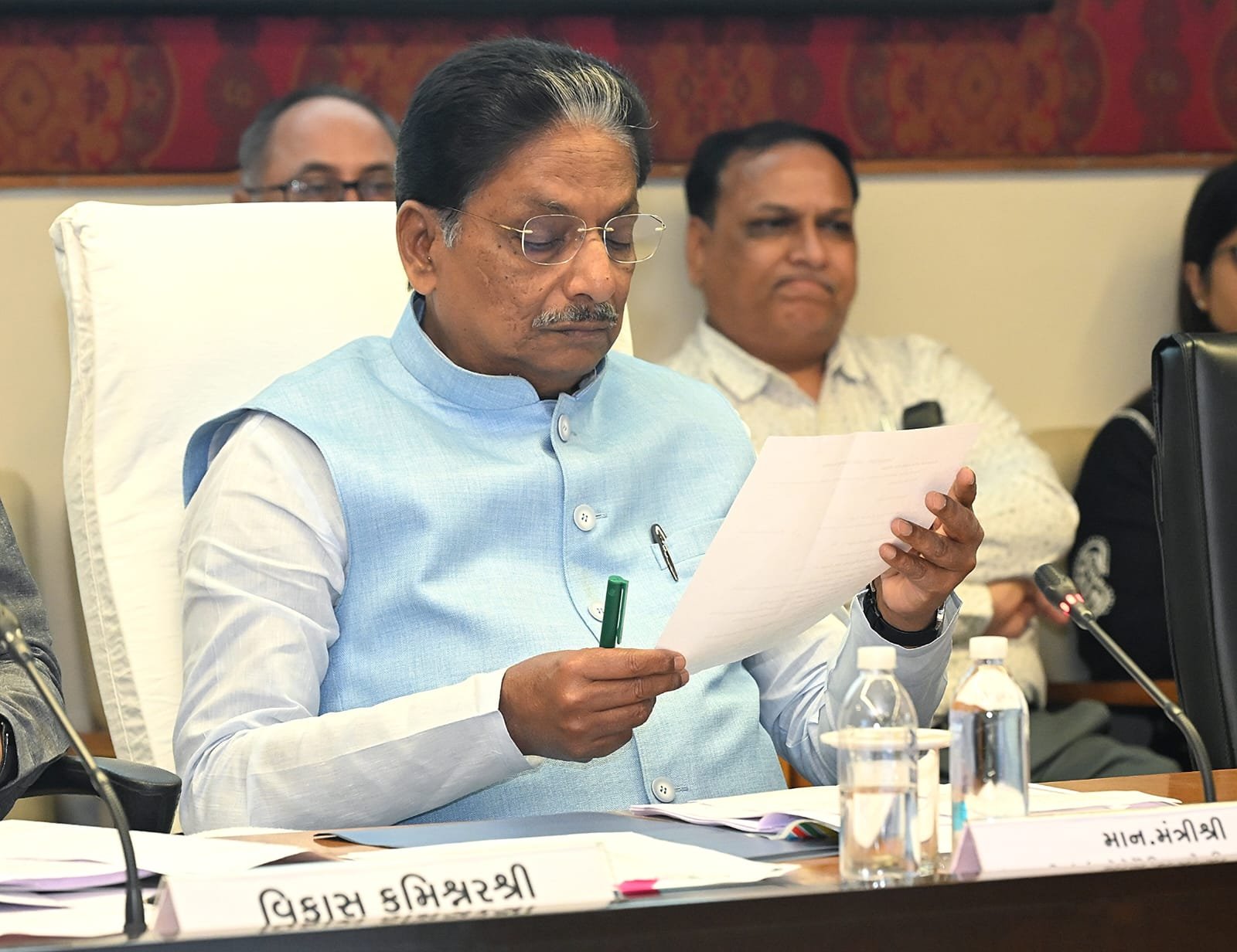 પંચાયત મંત્રી ઋષિકેશ પટેલે જિલ્લાના આયોજનના અનુદાનમાંથી સવા ગણું આયોજન કરવા જિલ્લા વિકાસ અધિકારીઓ – DDOને સૂચના આપી.