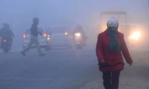 उत्तर भारत में ठंड का प्रकोप, मौसम विभाग ने जारी किया घने कोहरे का रेड अलर्ट
