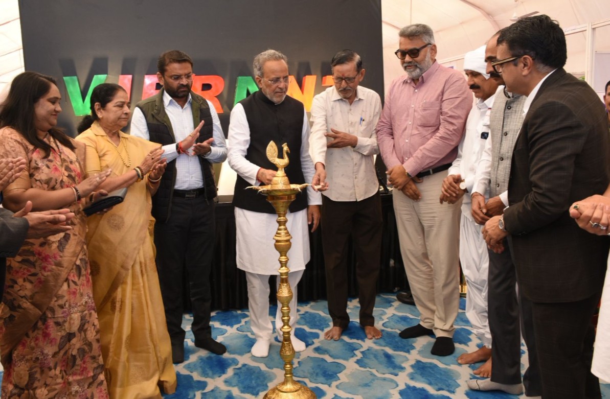 વન-પર્યાવરણ મંત્રી અર્જુન મોઢવાડીયાએ ગાંધીધામ ખાતે વાઈબ્રન્ટ કચ્છ ડિસ્ટ્રીક્ટ લેવલ કાર્યક્રમનો પ્રારંભ કરાવ્યો – કુલ 8 હજાર 500 કરોડના સમજૂતી કરાર કરાયો