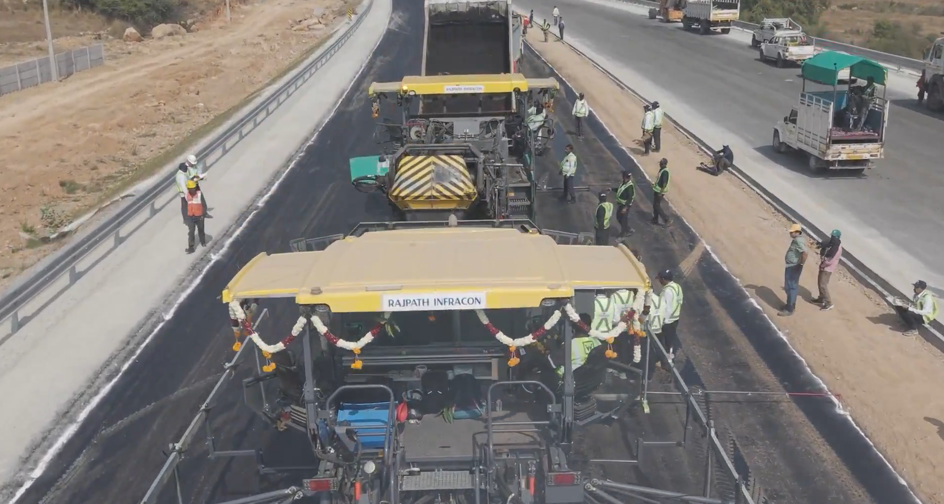 आंध्रप्रदेश ने सड़क निर्माण में 2 गिनीज वर्ल्ड रिकॉर्ड बनाकर राजमार्ग विकास में बड़ी उपलब्धि हासिल की