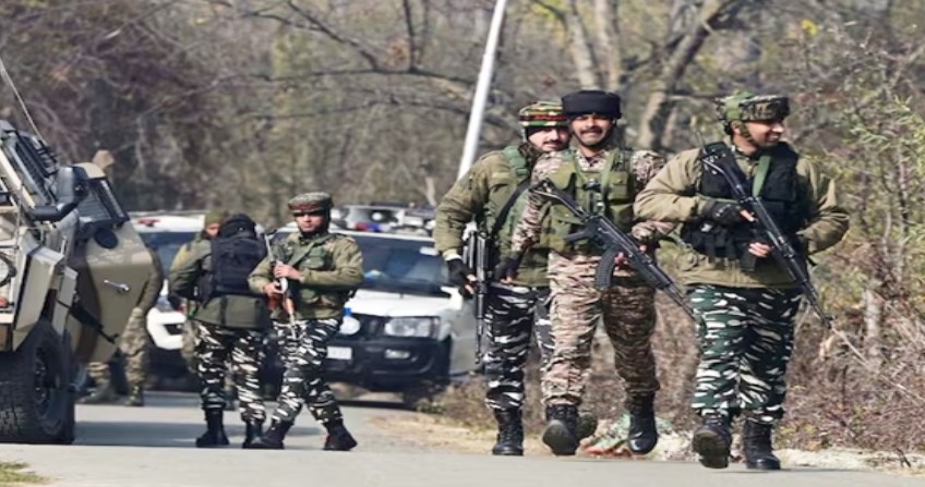 جموں و کشمیر کے کٹھوعہ ضلعے کے جنگلاتی علاقے میں چھپے ہوئے دہشت گردوں کا پتہ لگانے کیلئے سکیورٹی فورسز نے تلاش کی کارروائی شروع کی