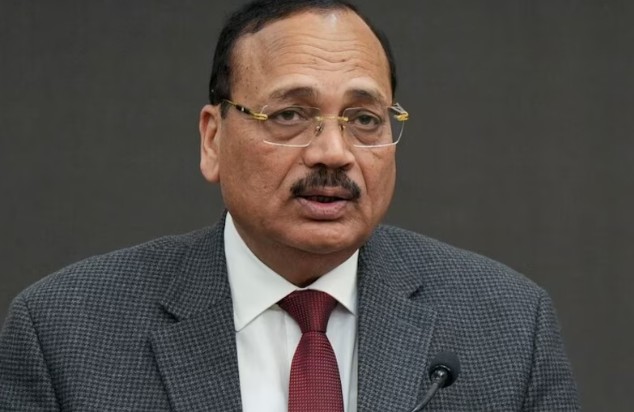 چیف جسٹس آف انڈیا Surya کانت نے کہا ہے کہ وکیلوں کو جدید ٹیکنالوجی کو اپنانا چاہئے کیونکہ یہ ٹیکنالوجیز جرائم کی تیزی سے بدلتی نوعیت میں عدلیہ کے عمل میں آسانی پیدا کررہی ہیں