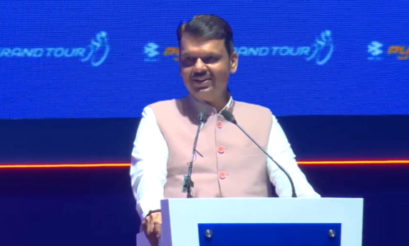 उद्धव ठाकरेंचा पक्ष मुंबईच्या महापौर पदासाठी आशावादी तर महायुतीचा महापौर होणार, असा विश्वास मुख्यमंत्र्यांकडून व्यक्त