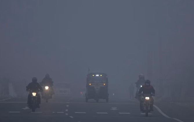 मौसम विभाग ने उत्तर प्रदेश में घने कोहरे का ऑरेंज अलर्ट जारी किया