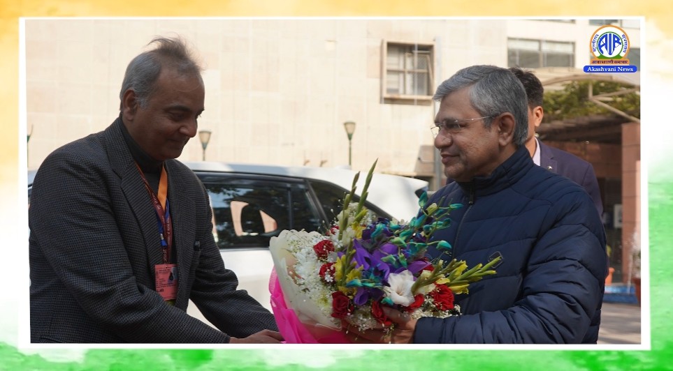आकाशवाणी मुख्यालय में गणतंत्र दिवस समारोह, ‘मन की बात’ समाज के हर वर्ग के योगदान को मंच दे रहा है:  केंद्रीय मंत्रीअश्विनी वैष्णव