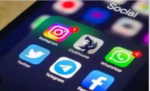 मिस्र की संसद बच्चों के सोशल मीडिया उपयोग को विनियमित करने पर विचार कर रही