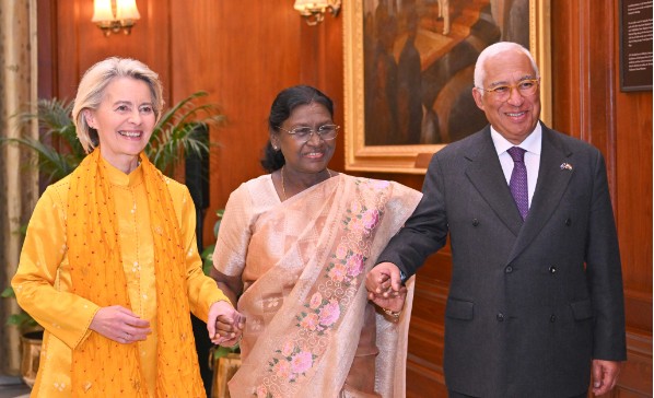 राष्ट्रपति द्रौपदी मुर्मु ने भारत-ईयू मुक्त व्यापार समझौते की ऐतिहासिक वार्ता के सफल समापन पर खुशी जताई