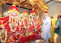HM Amit Shah visits Jagannath Temple, celebrates Uttarayan on second day of Gujrat visit
