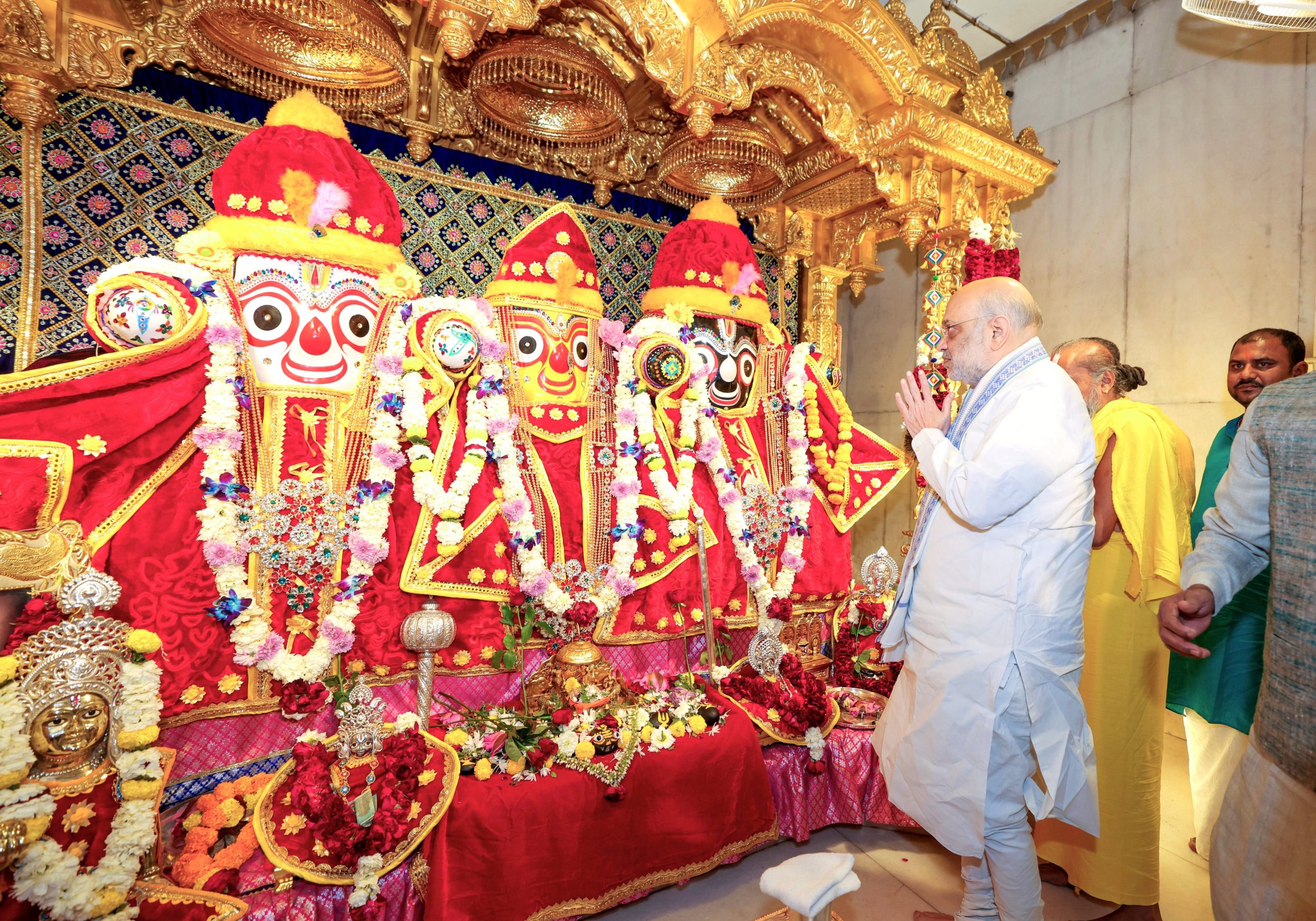 HM Amit Shah visits Jagannath Temple, celebrates Uttarayan on second day of Gujrat visit