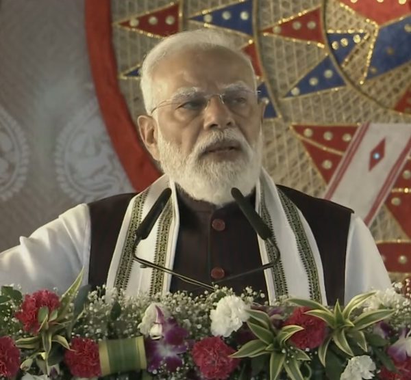 પ્રધાનમંત્રી નરેન્દ્ર મોદીએ આસામના કાલિયાબોર ખાતે કાઝીરંગા એલિવેટેડ કોરિડોર પ્રોજેક્ટનો શિલાન્યાસ કર્યો – બે નવી અમૃત ભારત એક્સપ્રેસ ટ્રેનનો લીલીઝંડી આપી