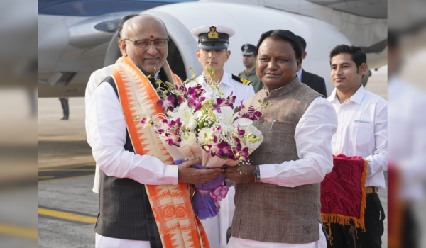 نائب صدر جمہوریہ سی پی رادھاکرشنن ”پراکرم دِوَس“ منانے کیلئے اوڈیشہ کے ایک روزہ دورے پر آج صبح بھونیشور پہنچے۔