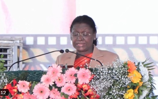 રાષ્ટ્રપતિ દ્રૌપદી મુર્મુએ કહ્યું છે કે આર્ટિફિશિયલ ઇન્ટેલિજન્સ એ માત્ર ટેક્નોલોજી નથી, પરંતુ દેશમાં સકારાત્મક પરિવર્તન લાવવાનો અવસર