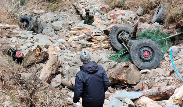J&K: Ten soldiers killed, 11 injured as Army truck plunges into gorge