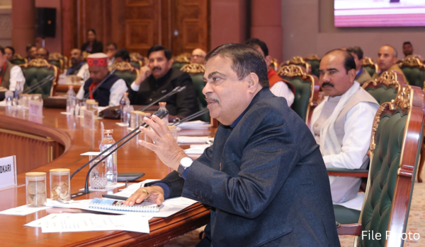 केंद्रीय मंत्री नितिन गडकरी ने सभी राज्यों के परिवहन मंत्रियों के साथ बैठक की