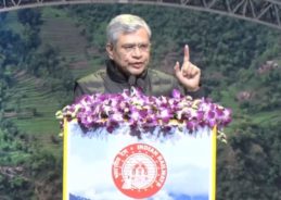 કેન્દ્રીય રેલવે મંત્રી અશ્વિની વૈષ્ણવે ભાવનગર રેલવે મંડળના પૉઈન્ટ્સમૅન યોગેશકુમાર શર્માને અતિવિશિષ્ટ રેલ સેવા પુરસ્કાર 2025 એનાયત કર્યો.