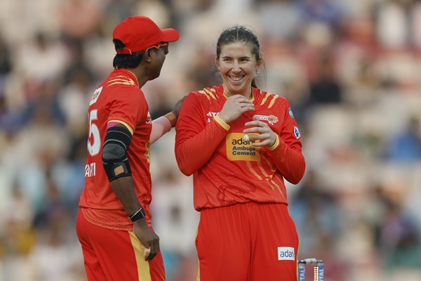 মহিলাৰ প্ৰিমিয়াৰ লীগ ক্রিকেট প্রতিযোগিতাত গুজৰাট জায়েন্টছৰ, ইউ পি বাৰিয়ৰ্ছক ১০ ৰাণত পৰাজিত