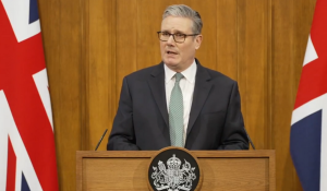 ব্রিটেনের প্রধানমন্ত্রী কিয়ার স্টার্মার  বলেছেন যে মার্কিন রাষ্ট্রপতি ডোনাল্ড ট্রাম্প গ্রিনল্যান্ড নিয়ে মিত্র দেশ গুলির বিরুদ্ধে শুল্ক আরোপের যে হুমকি দিয়েছেন তা সম্পূর্ণ অনৈতিক এবং এই বাণিজ্য যুদ্ধ কারও স্বার্থ সিদ্ধি করবেন।