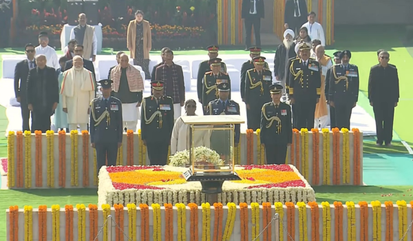 Nation remembers Mahatma Gandhi on his death anniversary; President, Vice President and PM pay tribute