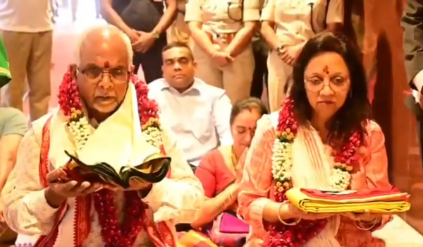 President of Mauritius Dharambeer Gokhool visits Sri Kanaka Durga Devi Temple in Vijayawada