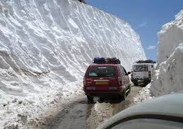 জম্মু ও কাশ্মীরে ঐতিহাসিক মুঘল রোড আজ যানবাহন চলাচলের জন্য পুনরায় খুলে দেওয়া হয়েছে