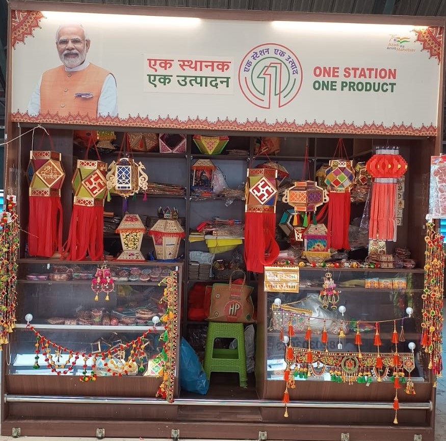 भारतीय रेलवे की ‘एक स्‍टेशन एक उत्‍पाद’ योजना स्‍थानीय शिल्‍प कौशल को बढावा देती है: रेल मंत्रालय