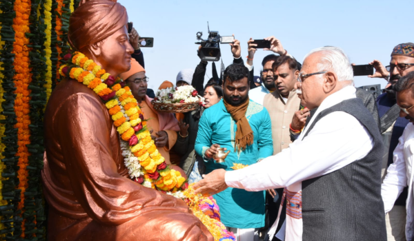 Ranchi: Floral Tributes Paid at Vivekananda Statue on National Youth Day