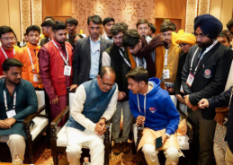 Union Minister Shivraj Chouhan encourages young leaders to pursue large goals with commitment & discipline