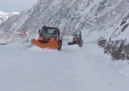 J&K: Snow clearance work underway on Mughal Road amid fresh snowfall