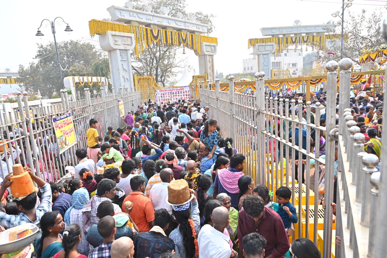 Historic Medaram Sammakka-Saralamma Jatara begins with arrival of goddess Saralamma