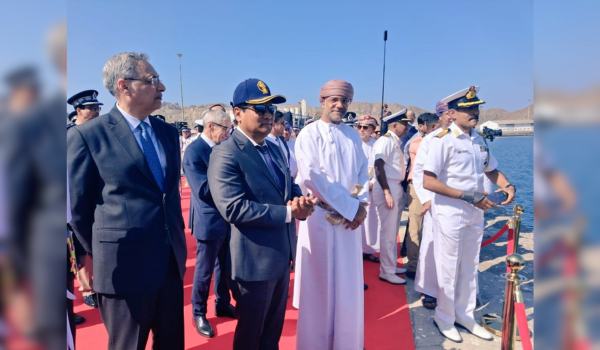 Union Minister Sarbananda Sonowal welcomes Indian Naval Sailing Vessel Kaundinya crew in Muscat