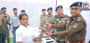 छत्तीसगढ़: एक महिला समेत 9 माओवादियों ने किया आत्मसमर्पण